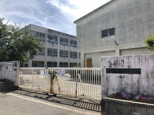 小学校　堺市立東深井小学校（小学校）まで358m