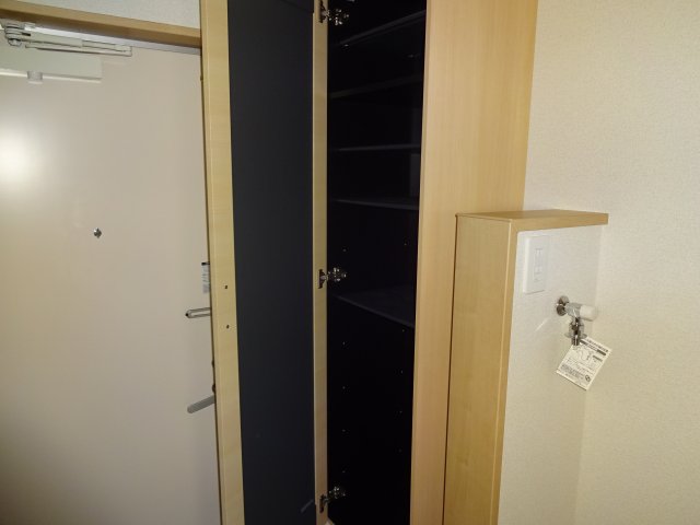玄関　シューズボックス