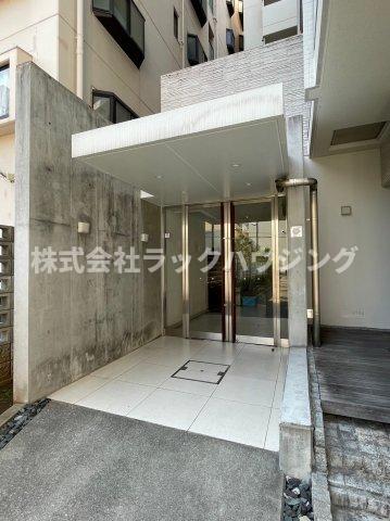 エントランス　【お部屋さがしはラックハウジングにお問合せ下さいませ♪】