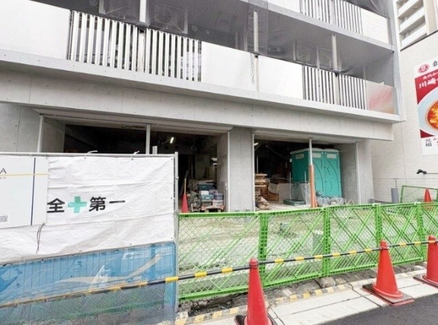 ロビー　２面採光です