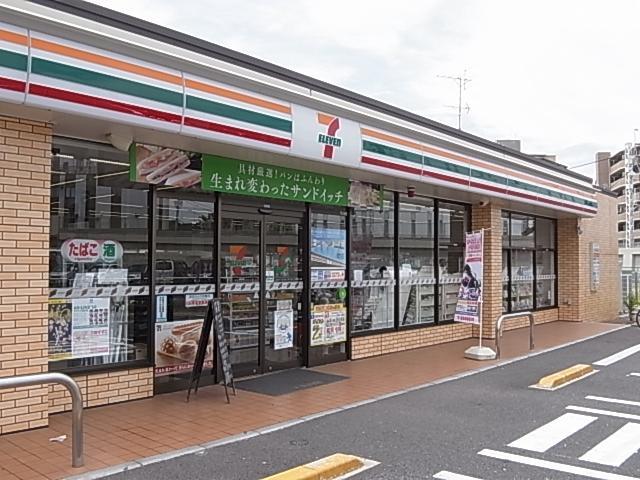コンビニ　セブンイレブン 西新井駅東店（コンビニ）まで150m