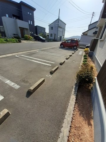 駐車場　駐車場に車を止められます
