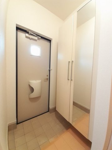 玄関　明るい玄関です
