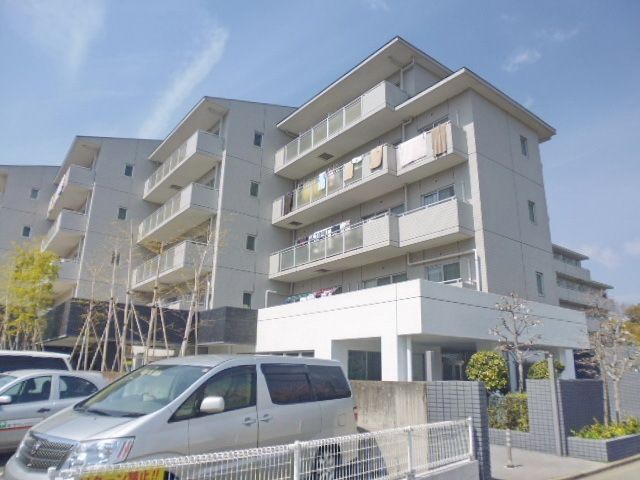 建物外観　★２０１１年内装リノベーションでキレイになりました★