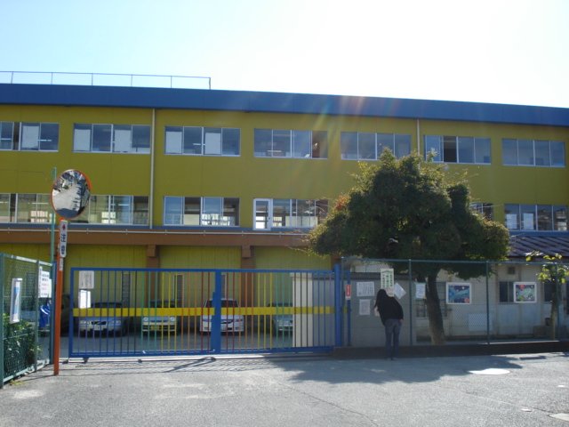小学校　川西市立川西北小学校（小学校）まで348m