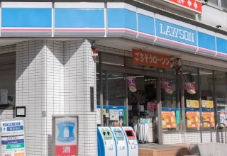 コンビニ　ローソン本厚木駅前店（コンビニ）まで257m