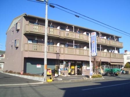 建物外観　新越谷駅徒歩１０分（８００ｍ）