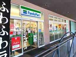 コンビニ　ファミリーマート 西神オリエンタルホテル店（コンビニ）まで546m