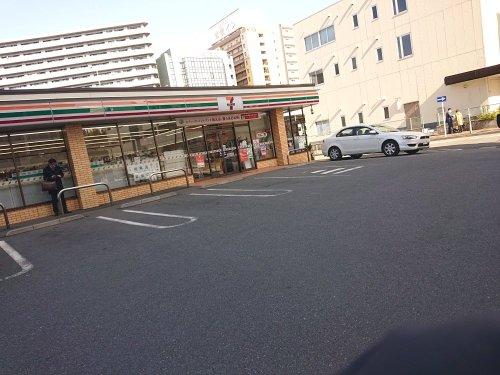 コンビニ　セブンイレブン 横浜新子安1丁目店（コンビニ）まで279m