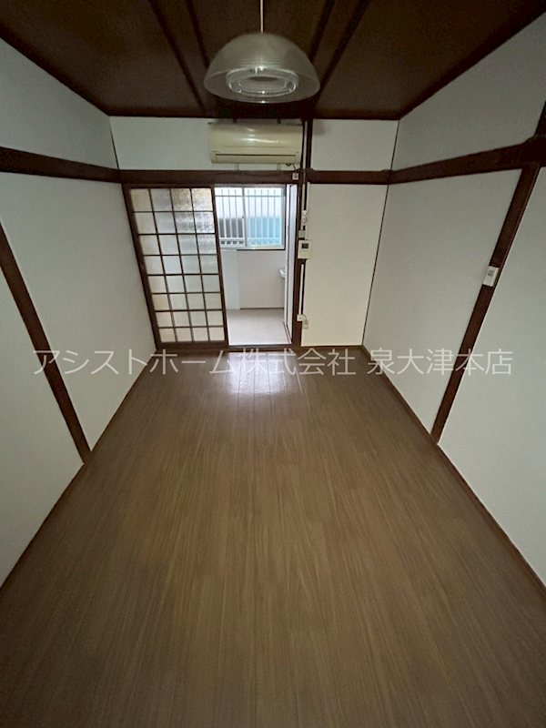 池浦町1丁目テラスハウスの居間写真