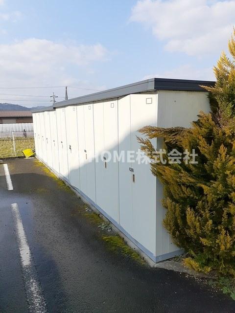 その他共有部分　外部物置付きで大きな収納に便利です◇