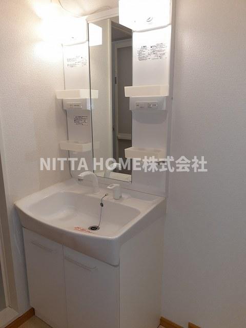 洗面設備　シャワー付き洗面台を設置★