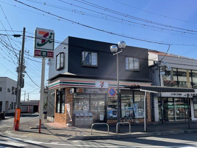 コンビニ　セブンイレブン荒川駅前店（コンビニ）まで300m
