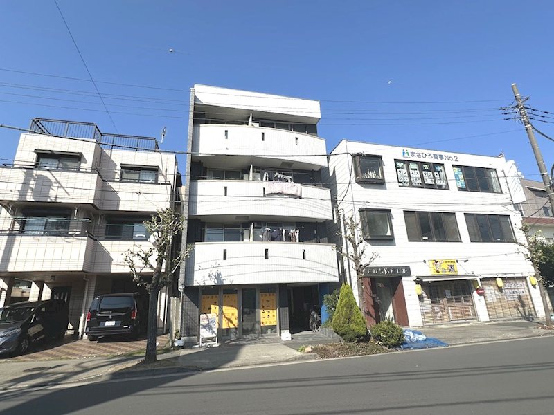 建物外観　西新井大師西駅徒歩９分、２０１３年築