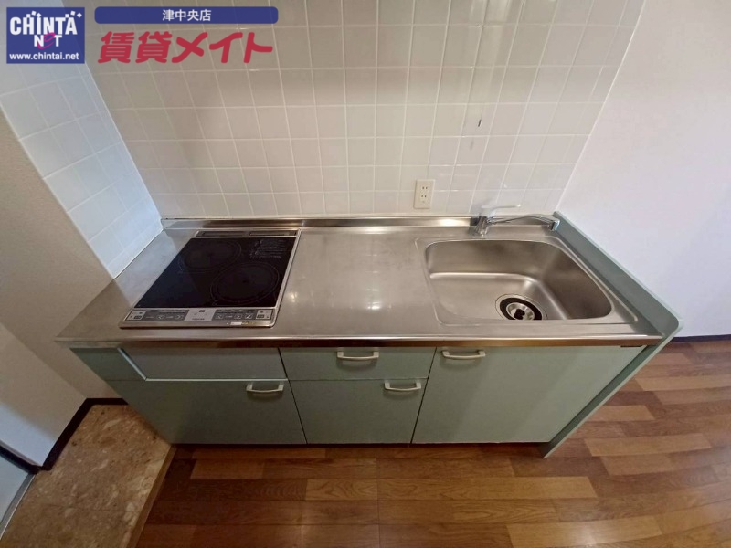 キッチン　反転タイプ参考写真