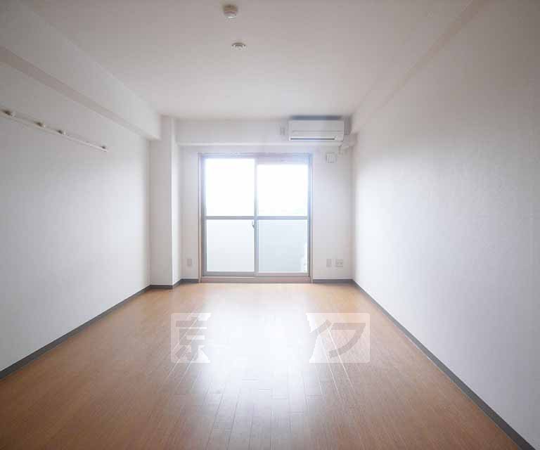 居室・リビング　広々としたお部屋です。