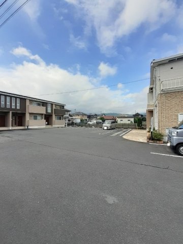 駐車場　車をお持ちの方に嬉しい駐車場付きの物件です