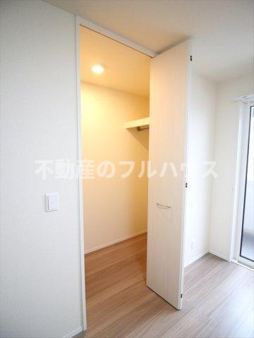 収納　写真は同間取り別室