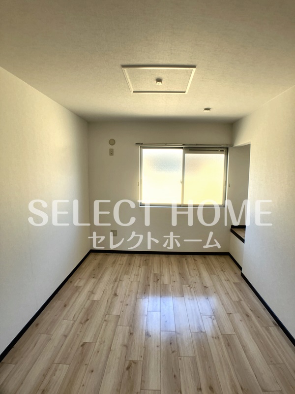 その他部屋・スペース　開放的な寝室です