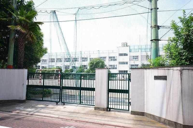 小学校　糀谷小学校（小学校）まで667m