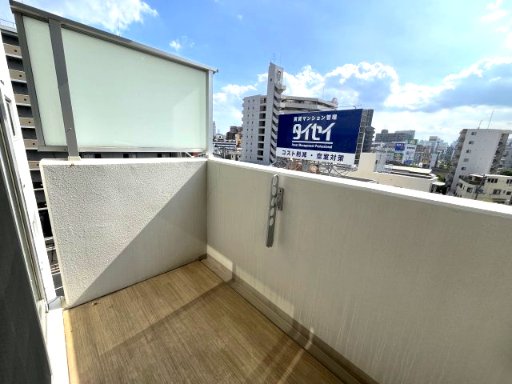 バルコニー　イメージとして同マンション他部屋を表示しています