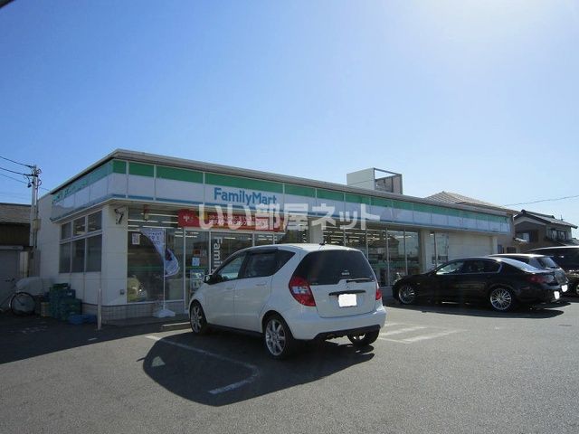 コンビニ　ファミリーマート一色前新田店（コンビニ）まで505m