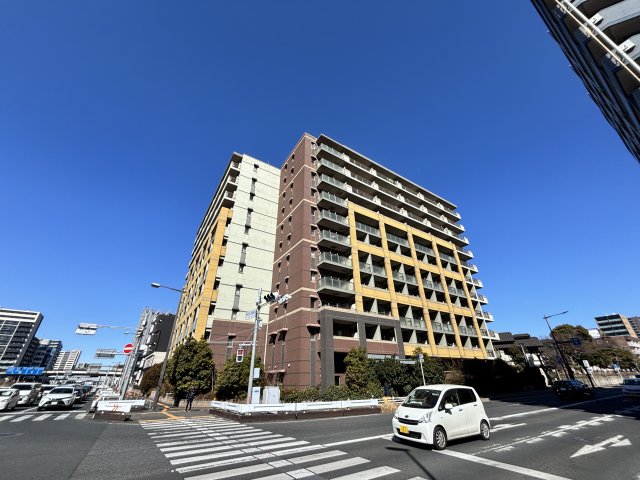 建物外観　三路線利用可能な立地★