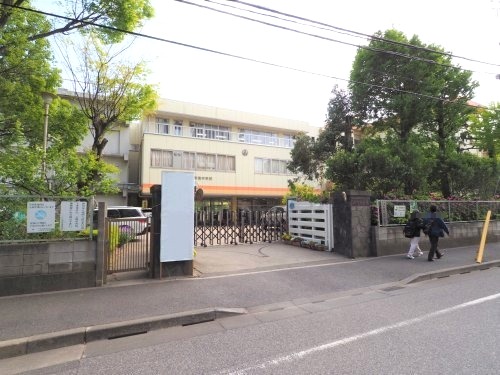 中学校　千葉市立新宿中学校（中学校）まで526m