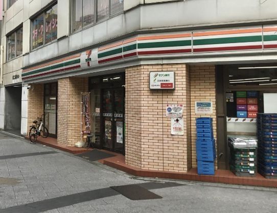 コンビニ　セブンイレブン蒲田アロマスクエア前店（コンビニ）まで150m