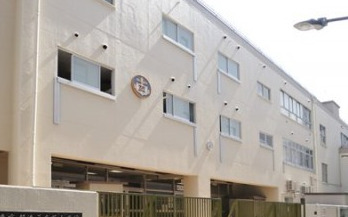 小学校　港区立芝小学校（小学校）まで633m