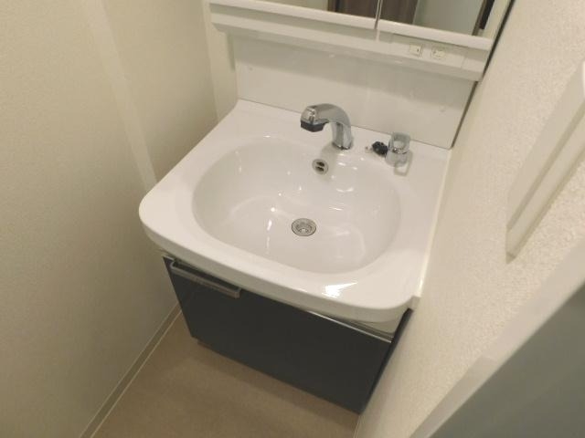 洗面設備　朝の身支度に便利です