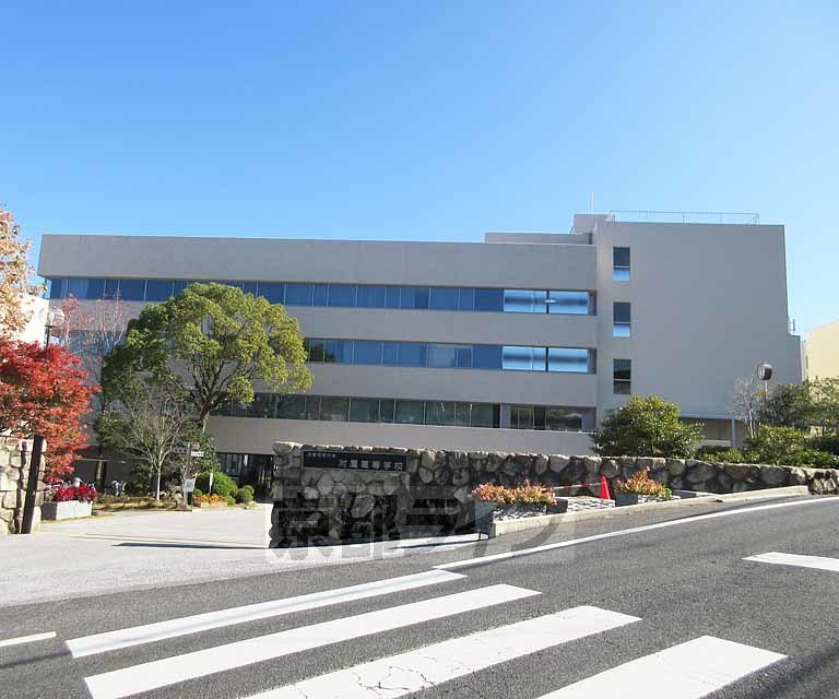 高校・高専　滋賀短期大学附属高等学校（高校・高専）まで454m