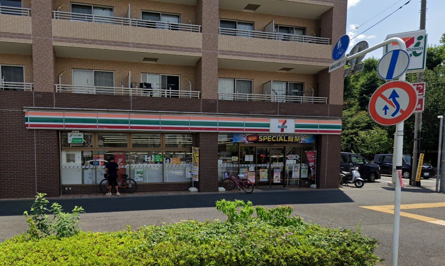 コンビニ　セブンイレブン新座新堀3丁目店（コンビニ）まで314m
