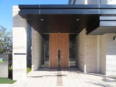 エントランス　清潔なエントランスです
