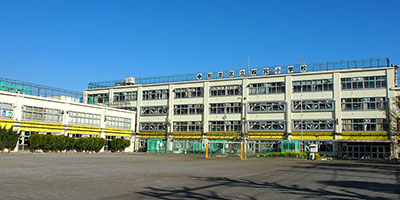 小学校　杉並区立四宮小学校（小学校）まで567m