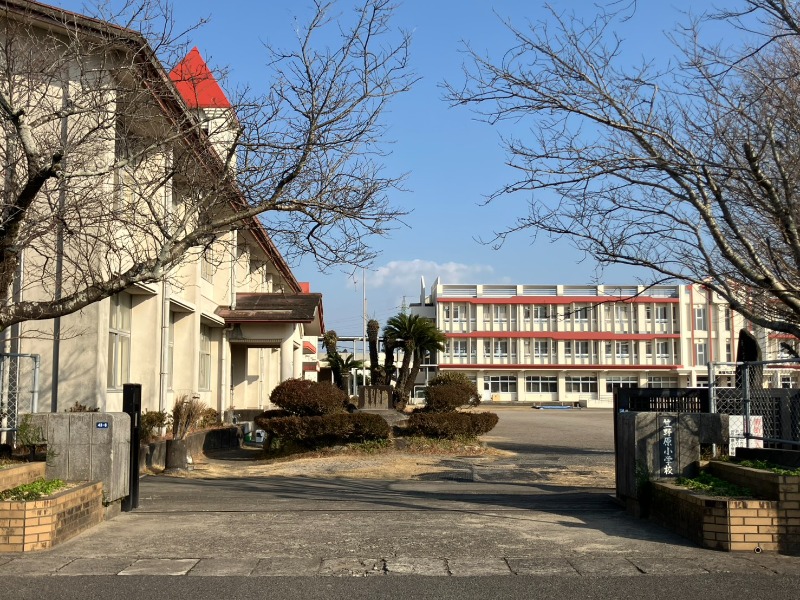 小学校　鹿屋市立笠野原小学校（小学校）まで665m