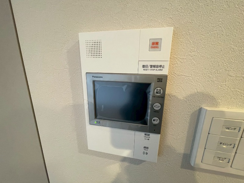 セキュリティ　ＴＶモニター付インターホンです。来客者の顔が見えるので安心！