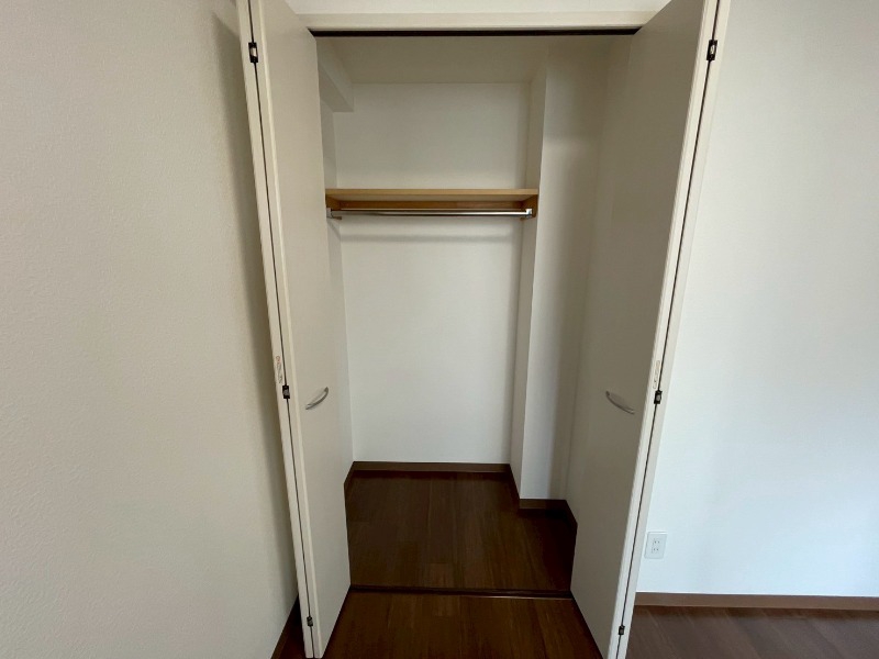 収納　寝室の収納です。部屋がすっきり片付きます。