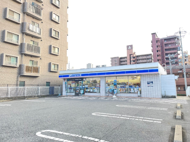 コンビニ　ローソン小牧中央一丁目店（コンビニ）まで370m