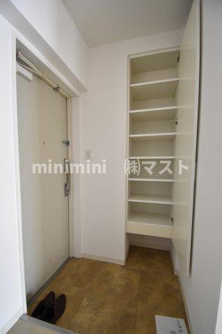 玄関　※建物内別間取参考写真