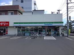 コンビニ　ファミリーマート 藤枝岡部店（コンビニ）まで481m