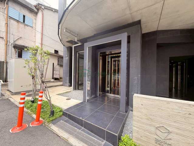 エントランス　ZOOM新宿夏目坂