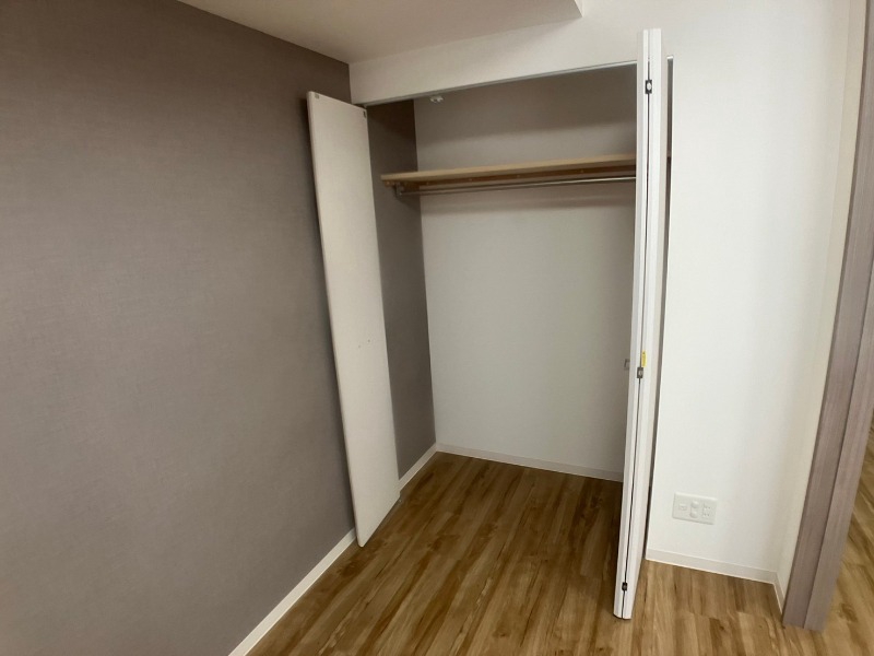 収納　寝室の収納です。部屋がすっきり片付きます。