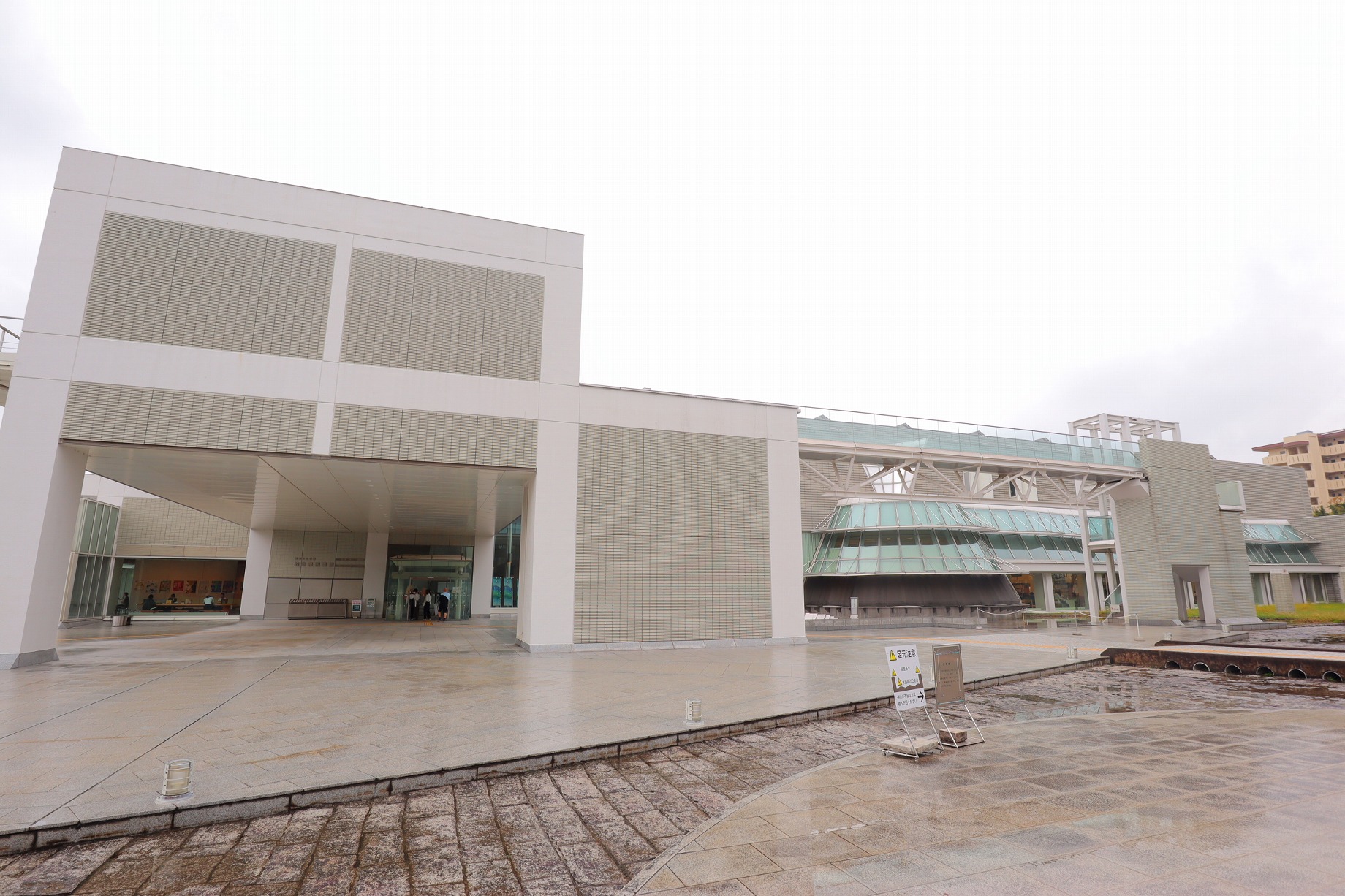 図書館　岐阜県図書館（図書館）まで1118m