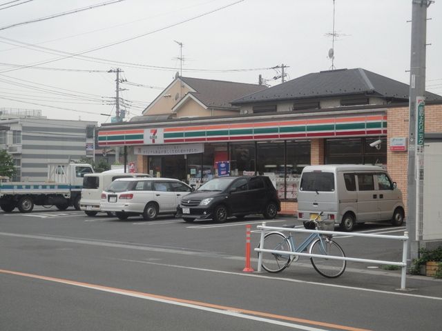 コンビニ　セブンイレブン日野一番橋店（コンビニ）まで908m