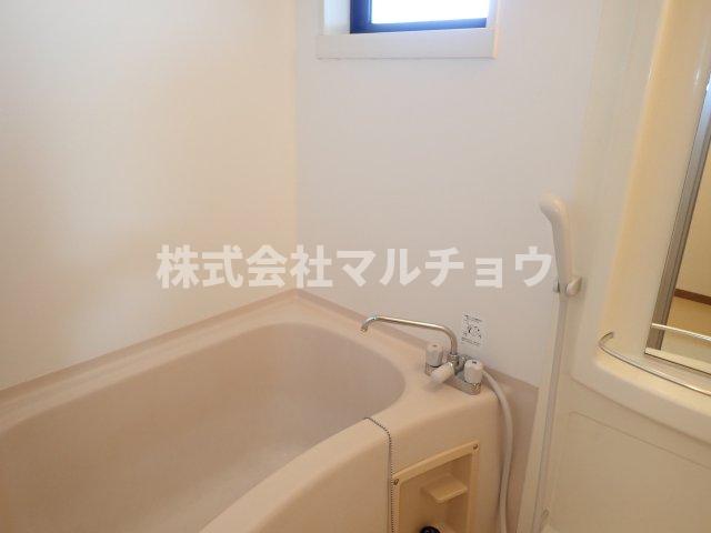 バス・シャワールーム　落ち着いた空間のお風呂です
