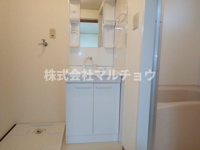 洗面設備　スペースが確保できる洗面所です
