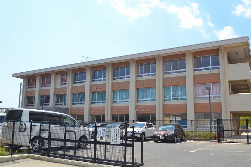 小学校　廿日市市立廿日市小学校（小学校）まで360m