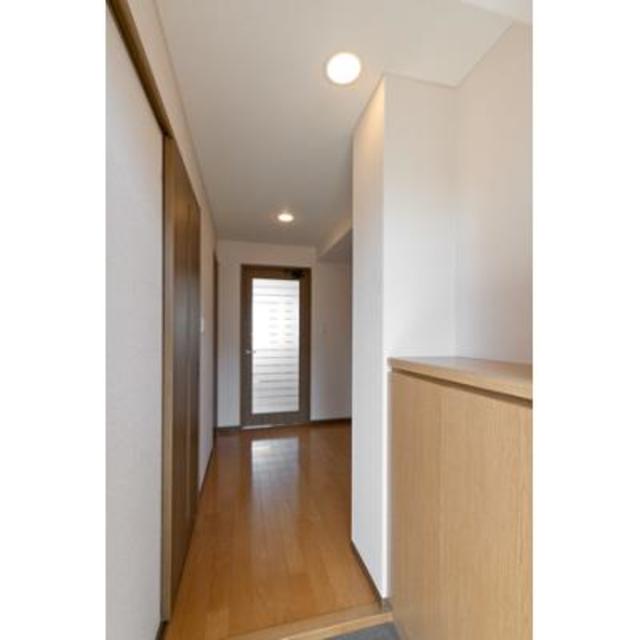 玄関　※写真は同タイプ住戸です。