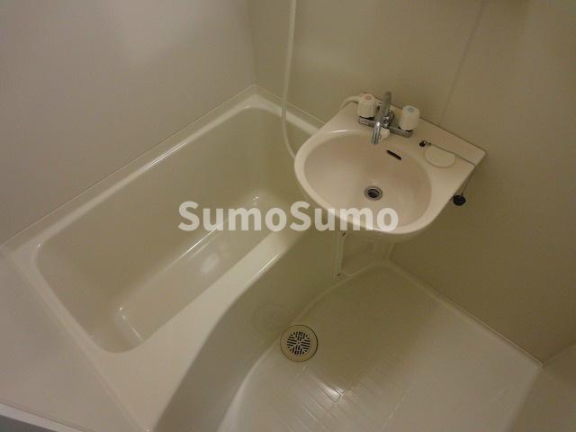 バス・シャワールーム　お風呂で日々の疲れを落としましょう